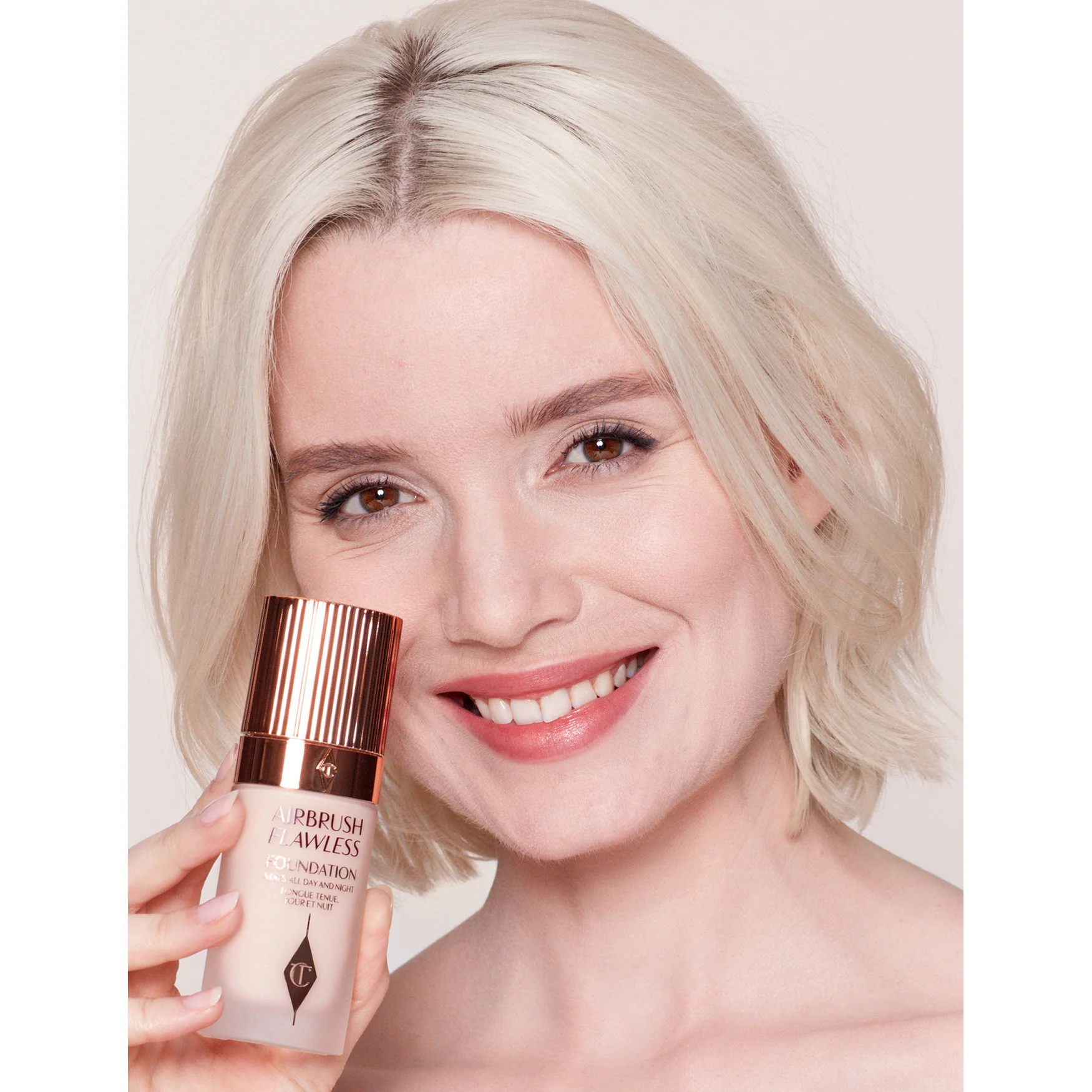 CHARLOTTE TILBURY - AIRBRUSH FLAWLESS FOUNDATION - 3 Neutral – Image 3