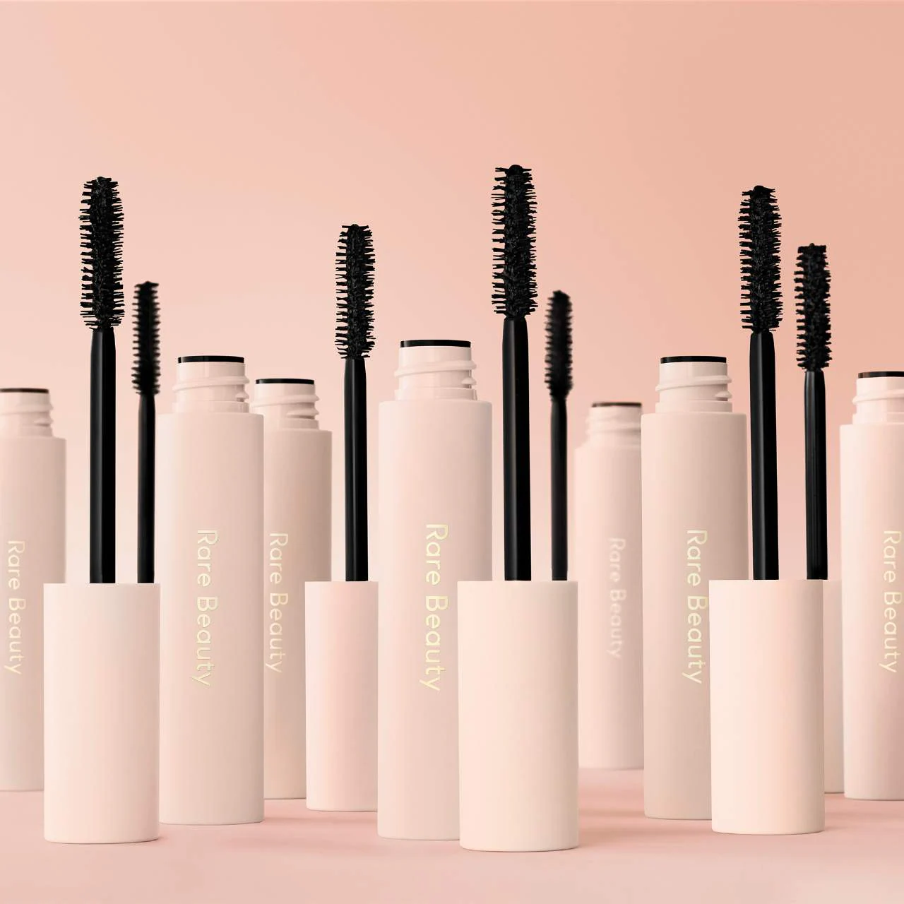 Rare Beauty Perfect Strokes Universal Volumizing Mascara 13,5ml – Image 3